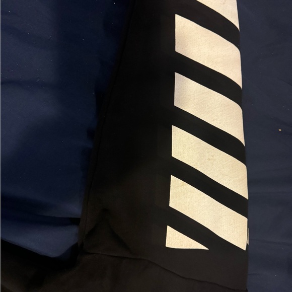 Xl sweater fits snug and good long length for sale or trade - Picture 2 of 3